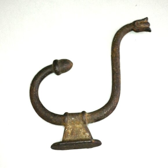 Antique Double Hook Iron Coat Hook Flower Acorn Ends Home Decor - Picture 1 of 5
